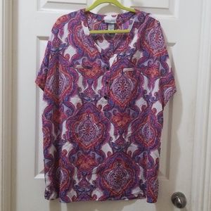 Spring colored short sleeve shirt